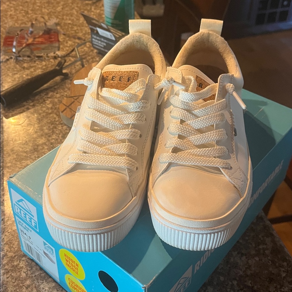 Reef Cream Casual Sneakers